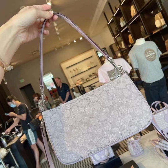 100% Authentic Guarantee ⚛️👜Coach Lonnie Baguette In Signature Jacquard - Picture 3 of 10